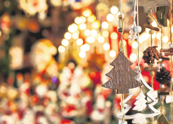 Weihnachtsmarkt in Arzheim: Festliche Atmosphäre auf dem Arzheimer Dorfplatz
