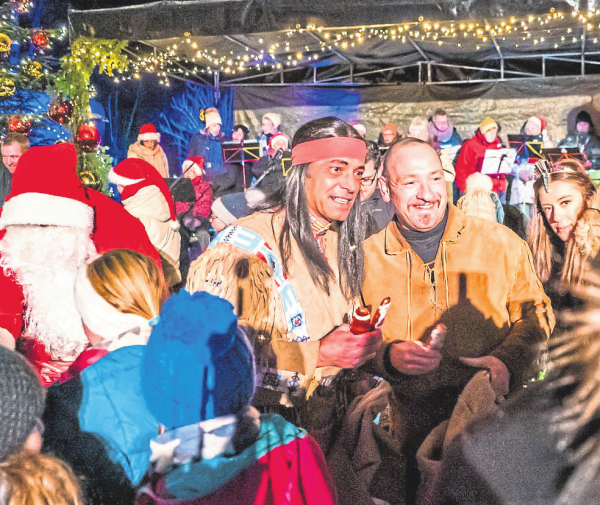Mörschied: Weihnachtsmarkt in der weihnachtlich geschmückten Westernstadt