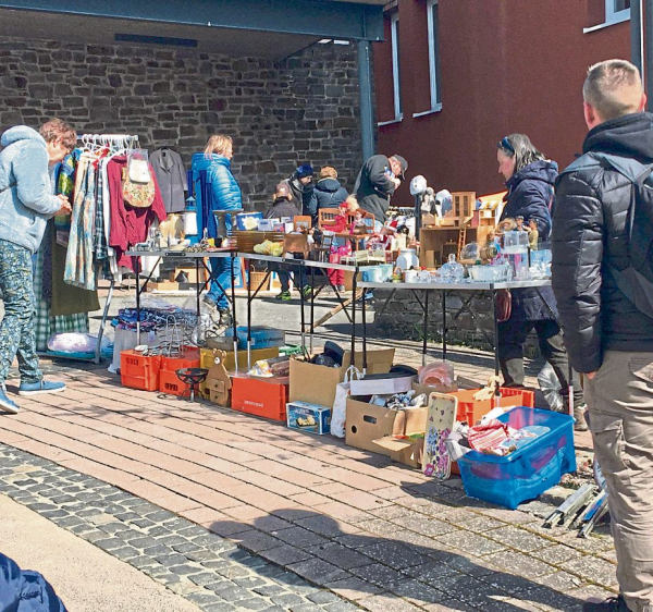 Bunter Flohmarkt in der Oberstraße