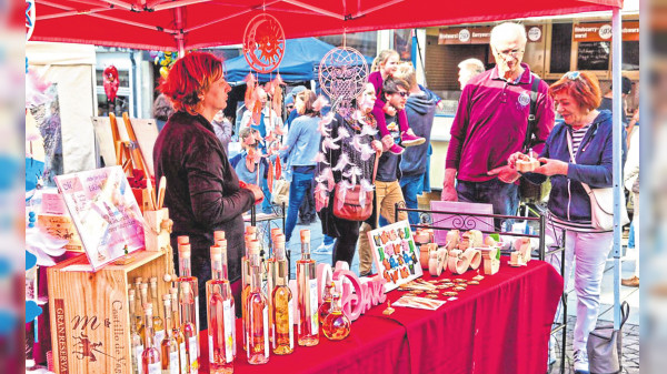 "Früh im Jahr Markt": Hachenburger Marktsaison eröffnet