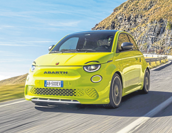 Auto-Gerhartz auf der Autoschau in Kaisersesch: Elektrisierende Vorstellung