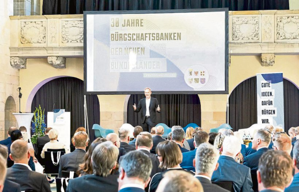 Bernd Waldecke: "Warum habe ich eigentlich nicht mehr Geld?"