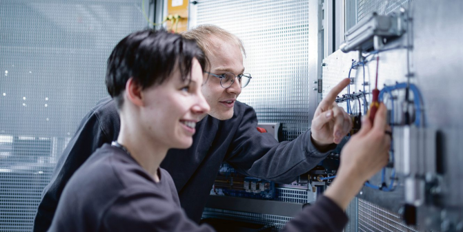 Dein Weg nach dem Schulabschluss bei HAHN Automation Group