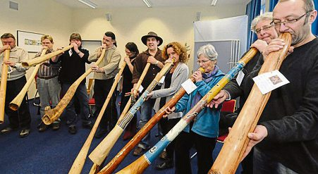 Kultur - Klavier/Keyboard/Gitarre/Mundharmonika/Didgeridoo/Flöte