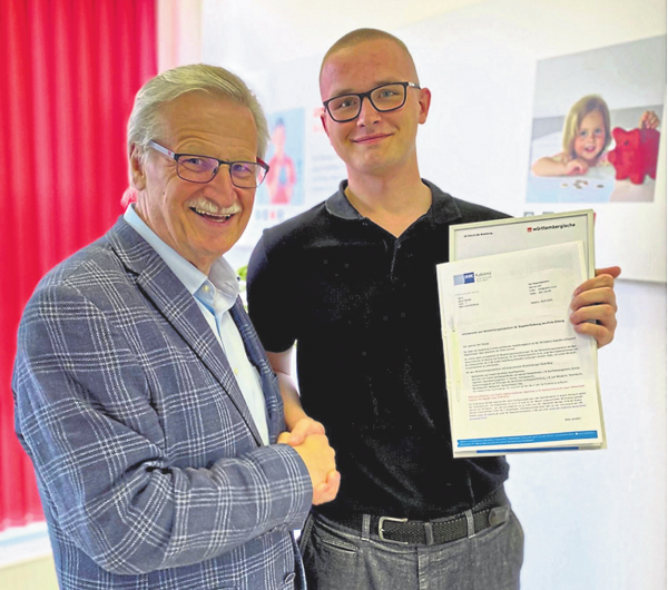 Erfolgreicher Ausbildungsabschluss bei Vorsorge Center Florian Piroth