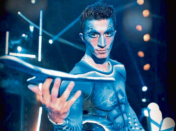 Weihnachtszauber in der Manege beim Koblenzer Weihnachtszirkus