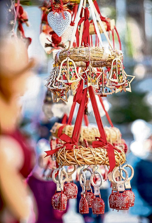 Birkenfeld: Adventsstimmung rund um den Kirchplatz