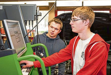 Hand in Hand zur technischen Kompetenz