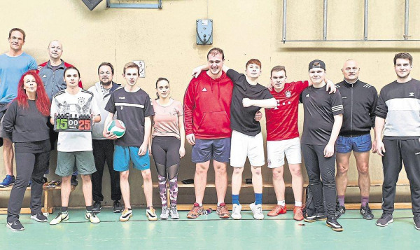 Volley- und Völkerball-Turnier in der Großsporthalle