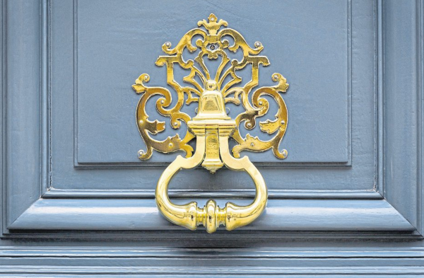 Metallbildner/-in