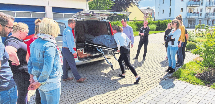 Mit Würde den Toten begegnen
