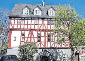 Historische Fachwerkgebäude fachgerecht restaurieren