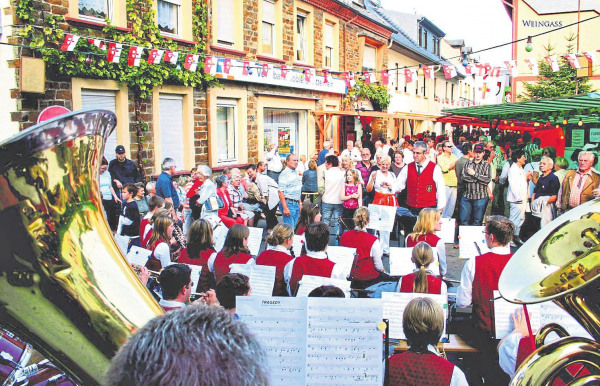 50. Koblenzer Weinfest im Stadtteil Lay Frei nach dem Motto: Jetzt erst recht!