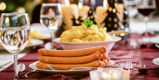 Kartoffelsalat und Würstchen