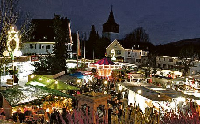 Weihnachtsmarkt auf dem Marktplatz in Rheinböllen
