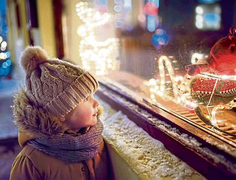 Beliebte Aktion ,,Lebendiger Adventskalender" öffnet wieder die Türchen
