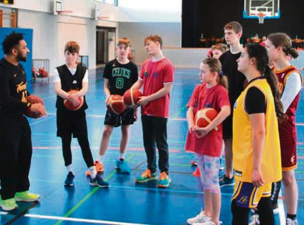 Das Runde muss ins Runde – Basketball beim RLP-Tag
