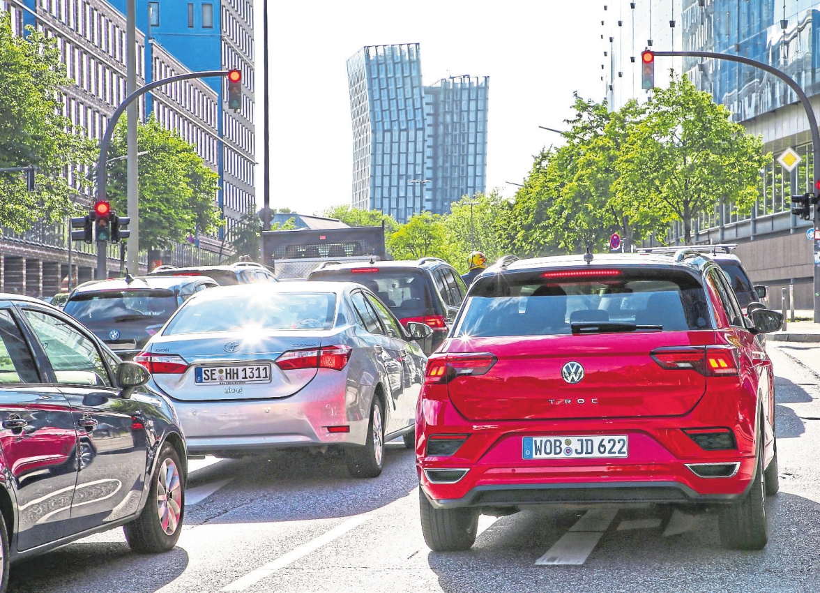 Pkw-Dichte steigt weiter: Rekordhoch auf deutschen Straßen