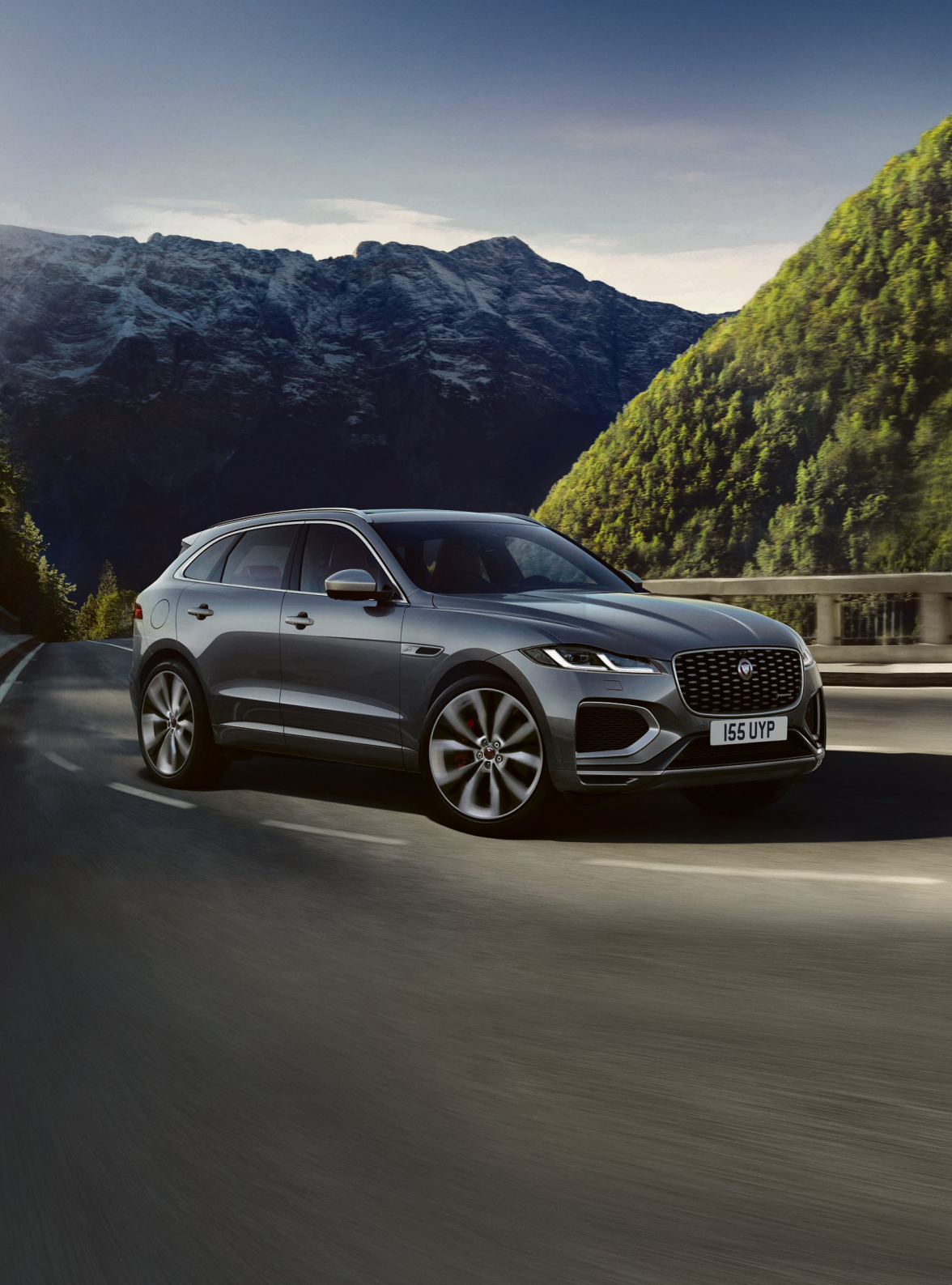 Der F-Pace sprintet jetzt noch weiter