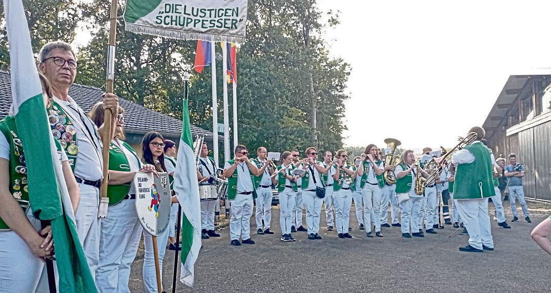 Die Lustigen Schuppesser beim Veitsrodter Prämienmarkt