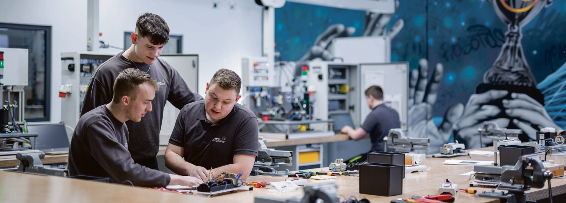 Deine Ausbildung bei der HAHN Automation Group