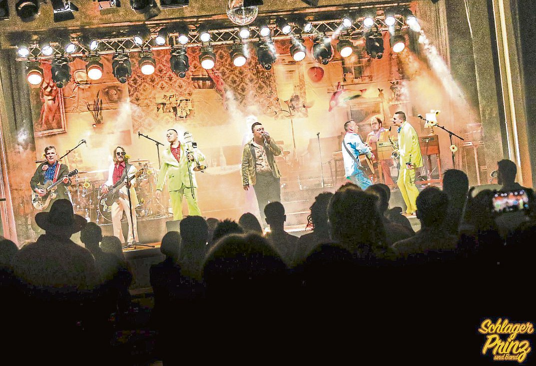 Veitsrodt: Schlager, Glitzer und Flowerpower