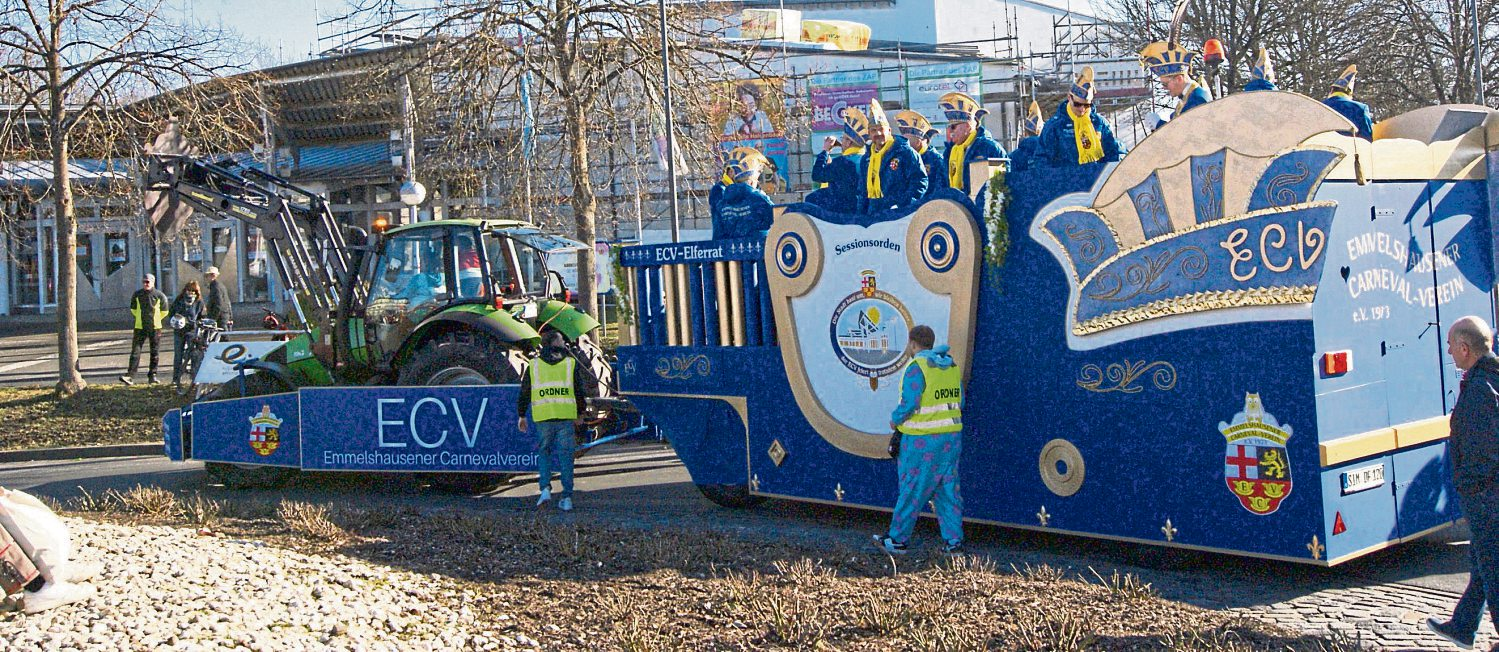 Farben, Musik und Kostüme im Zentrum am Park in Emmelshausen 