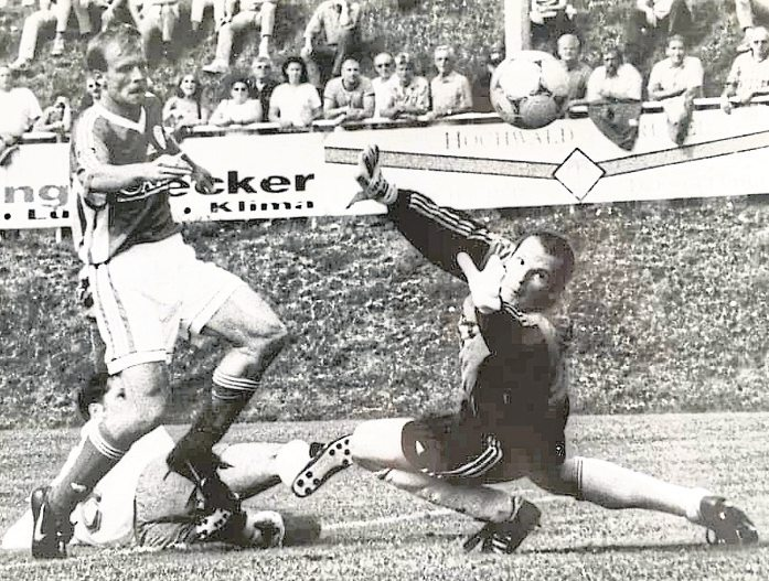 Mit Königin im Schlepptau erobert König Fußball Herzen