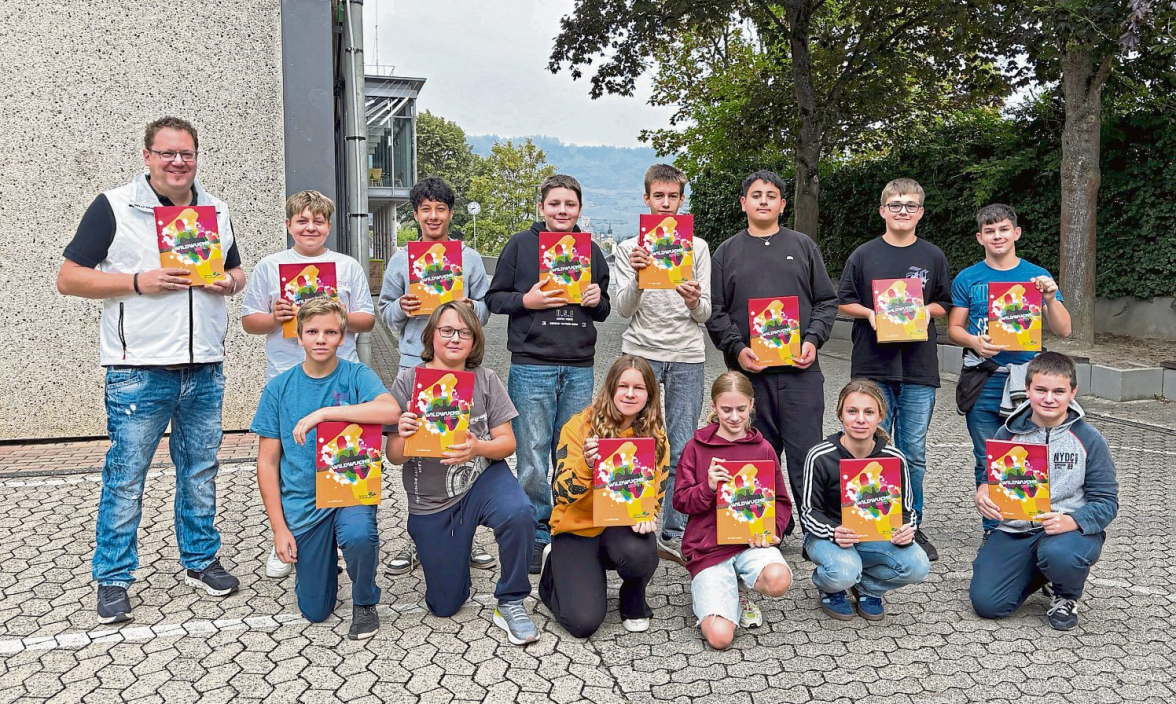Karrierefibel WILDWUCHS: 4.200 Hefte im Kreis verteilt
