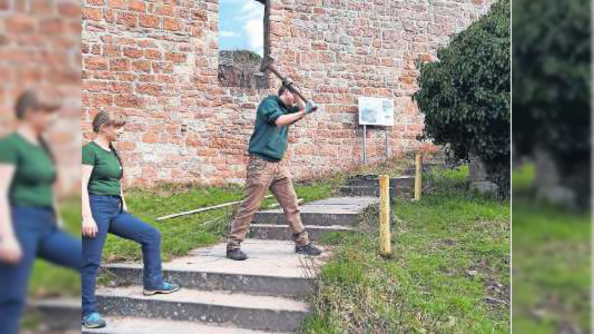 Neue Wege durch die Burg