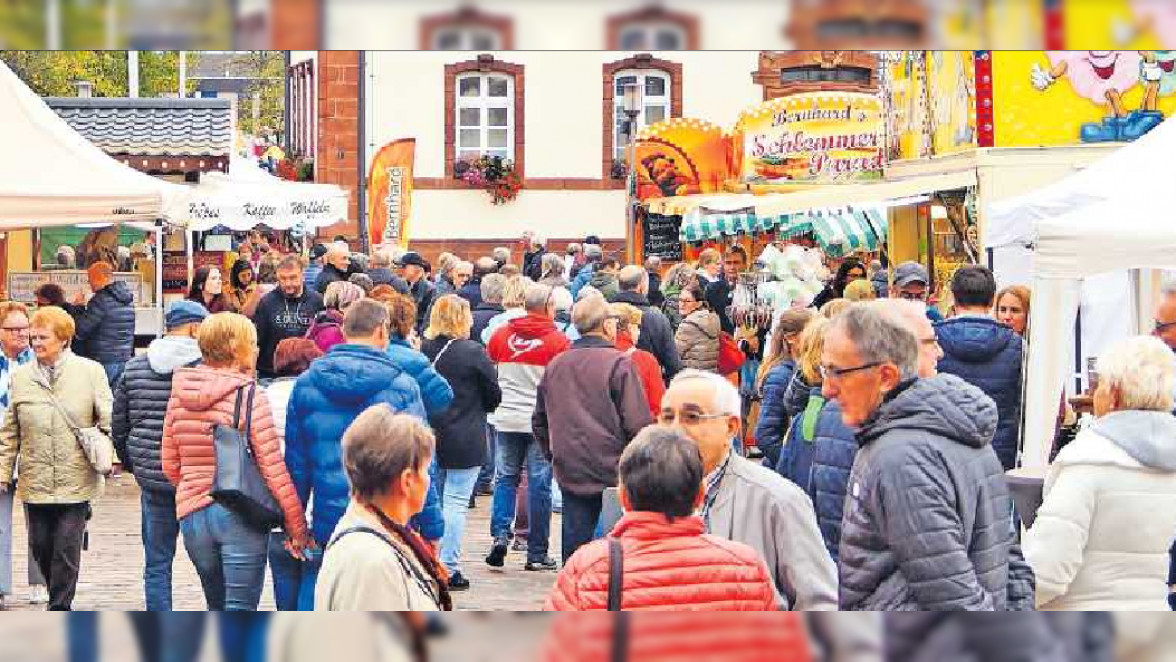 Ramstein: Traditioneller Markt mit Musik