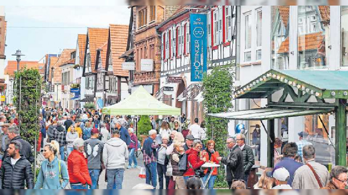 Oktobermarkt in Kandel: Rummel. Rock und Rabatte