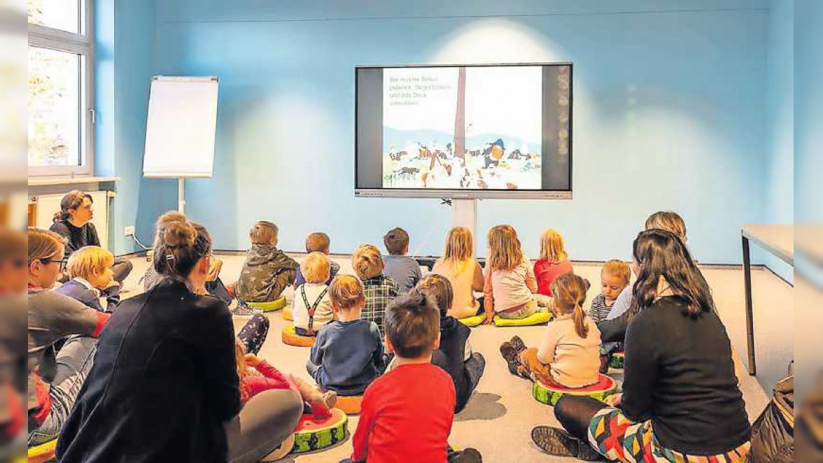 Limburgerhof: Kinder hatten Spaß mit Büchern und kleinen "BeeBots"