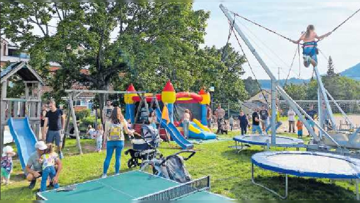 Gemeinsam feiern in den Straßen und am Wasser in Albersweiler