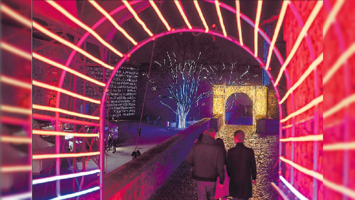 Adventliche Lichterzauber lockt in Innenstädte und zu Ausflugszielen