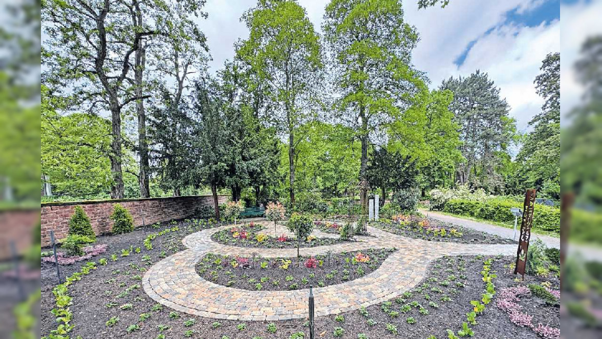 Letzte Ruhe in einem Garten der Erinnerung