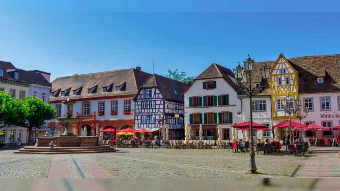 Tourist, Kongreß und Saalbau GmbH in Neustadt: Verwinkelte Altstadt mit Charme