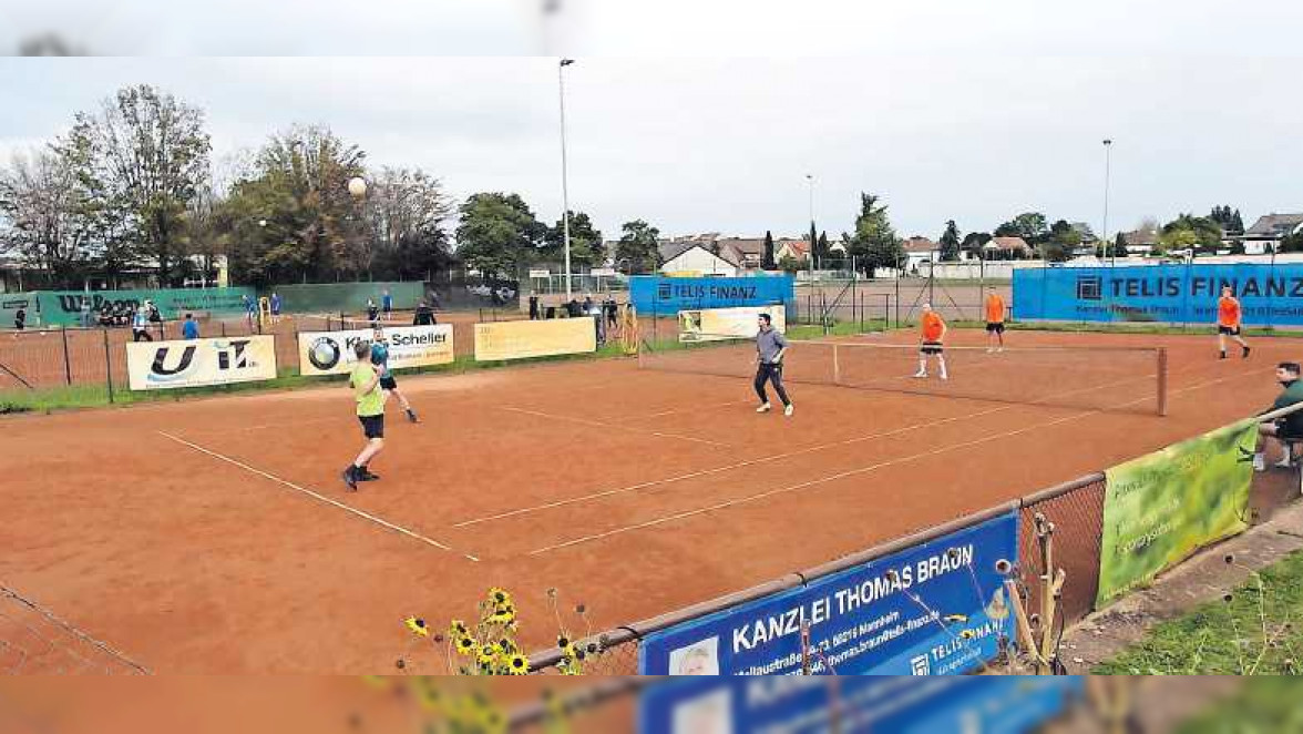 TC Limburgerhof: Die "Zäskämmer" holten sich den Fußballtennis-Wanderpokal