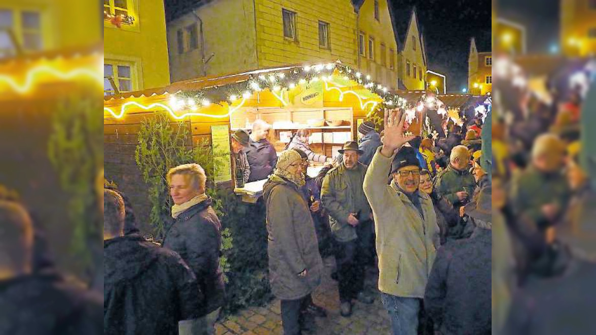 Der Weihnachtsmarkt in Hornbach: Weihnachtszauber mit Fanfarenzug