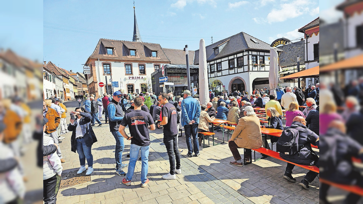 Stimmungsvolle Weinfestmeile in Maikammer