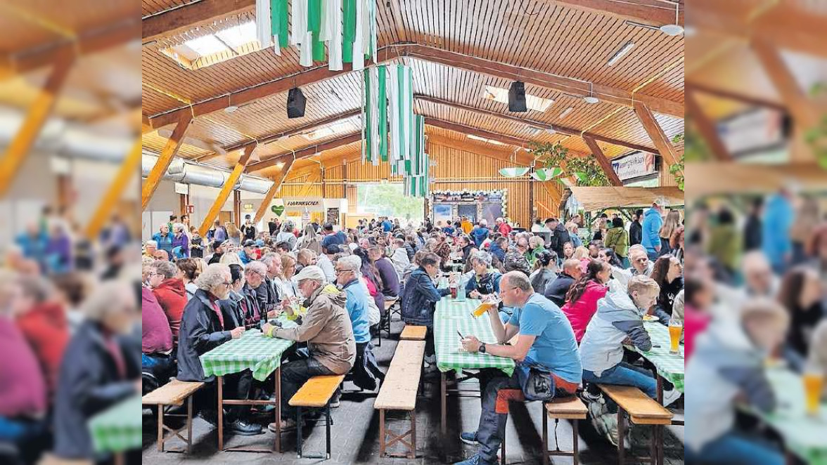 Party drinnen und draußen beim Bierfest in Waldsee