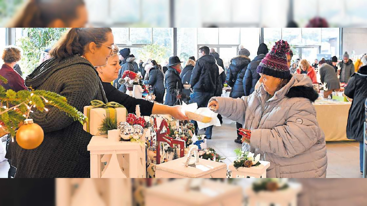 Adventsmarkt der Lebenshilfe Bad Dürkheim: Stimmungsvolle Atmosphäre auf weihnachtlichem Markt