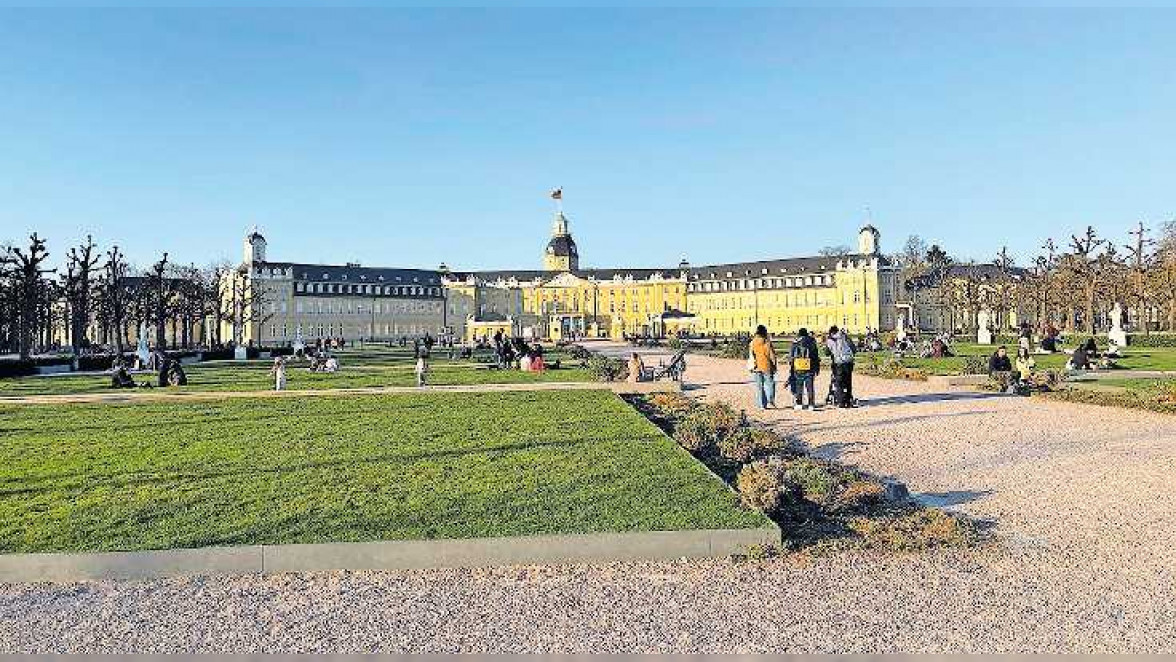 Feuerwehrjubiläum vor Schloss