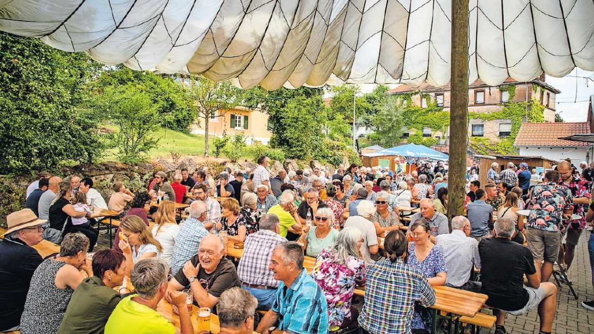 Dorffest unter dem Fallschirm