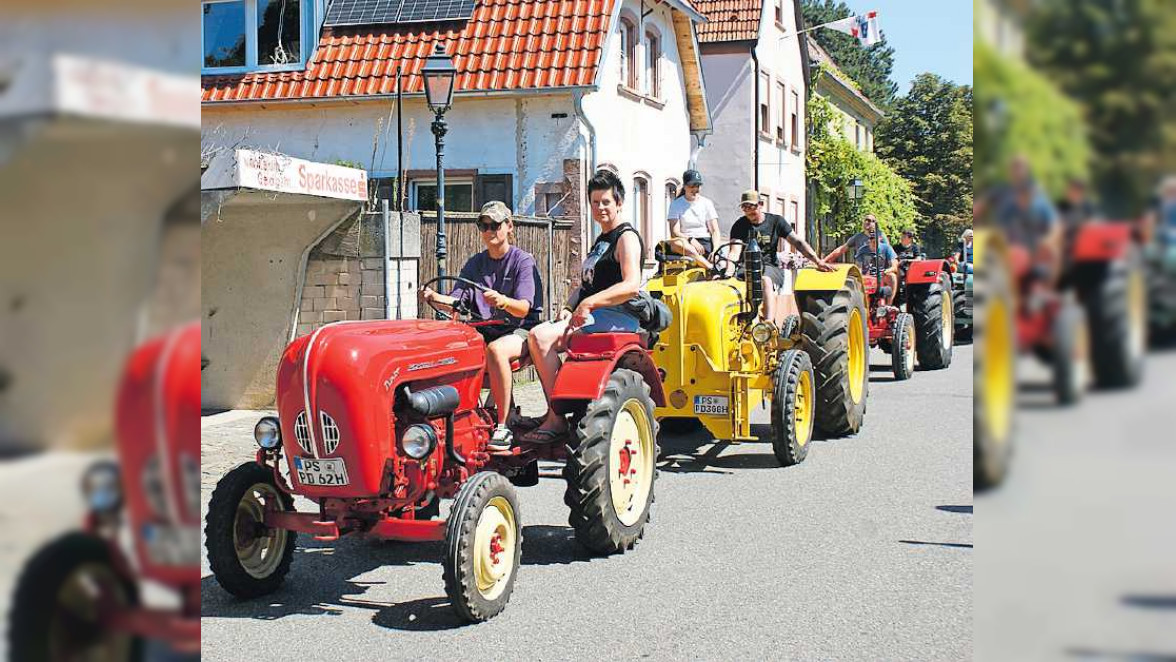 Traktorkorso und Versteigerungen am Kerwesonntag