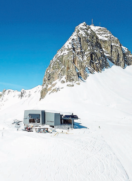 Skigebiet Andermatt, Sedrun und Disentis: Pistenspass und attraktives Rahmenprogramm