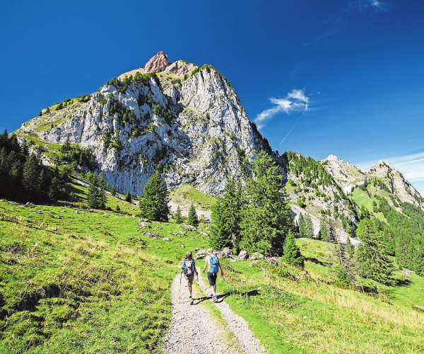 Wanderglück, Nervenkitzel und Genuss in der Mythenregion