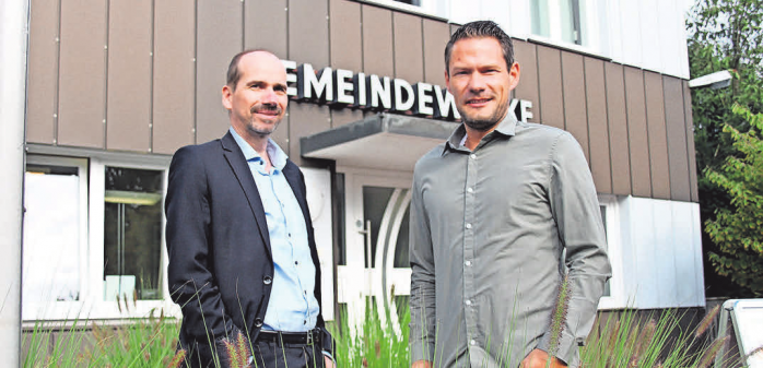 Sie bringen die Energiewende in Stockelsdorf voran: Axel Langneff, Geschäftsführer der Gemeindewerke Stockelsdorf, und Voltus-Geschäftsführer Martin Ruthenberg. Foto: Voltus